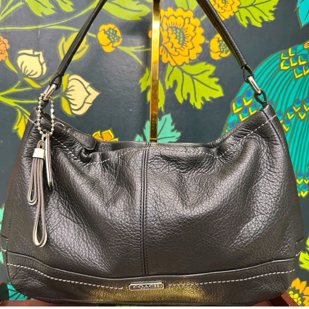 Coach Pebbled Leather Shoulder Bag (w/hang tag)(F24035) (EUC)